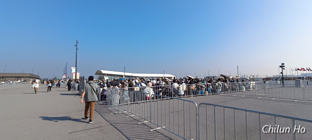 東エントランス広場
