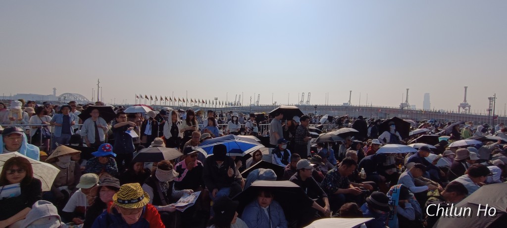 東エントランス広場
