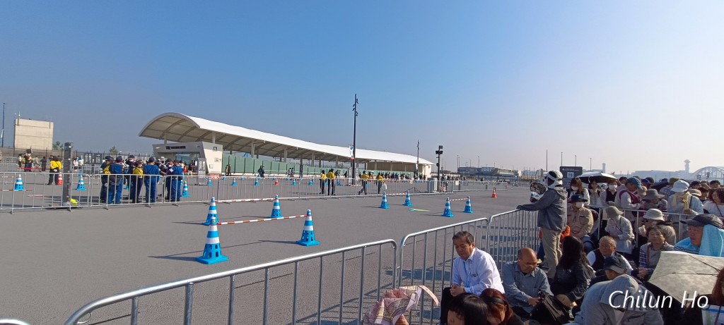 東エントランス広場