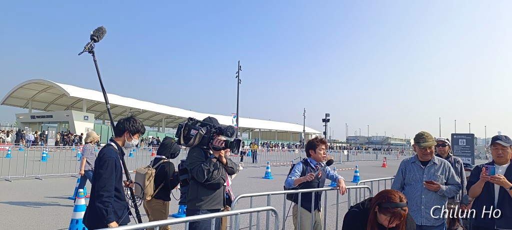 東エントランス広場