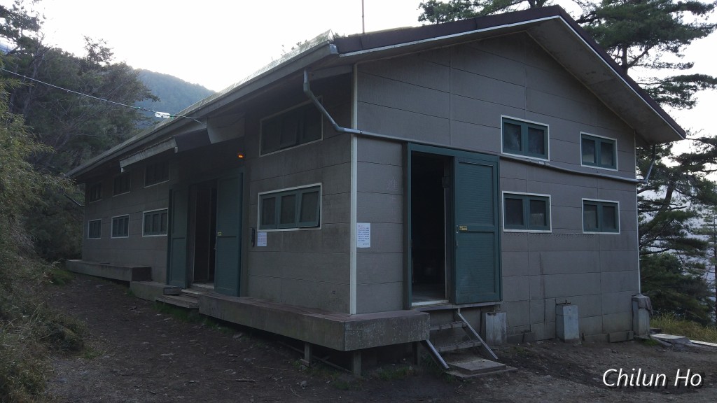 新雲稜山屋