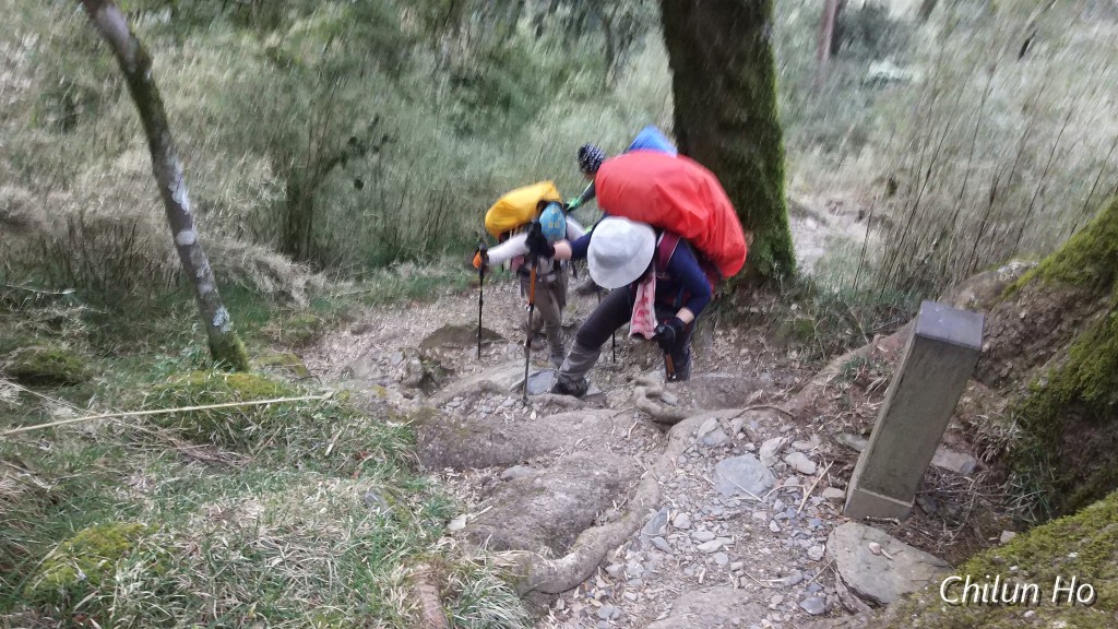 斷岩山登山路線