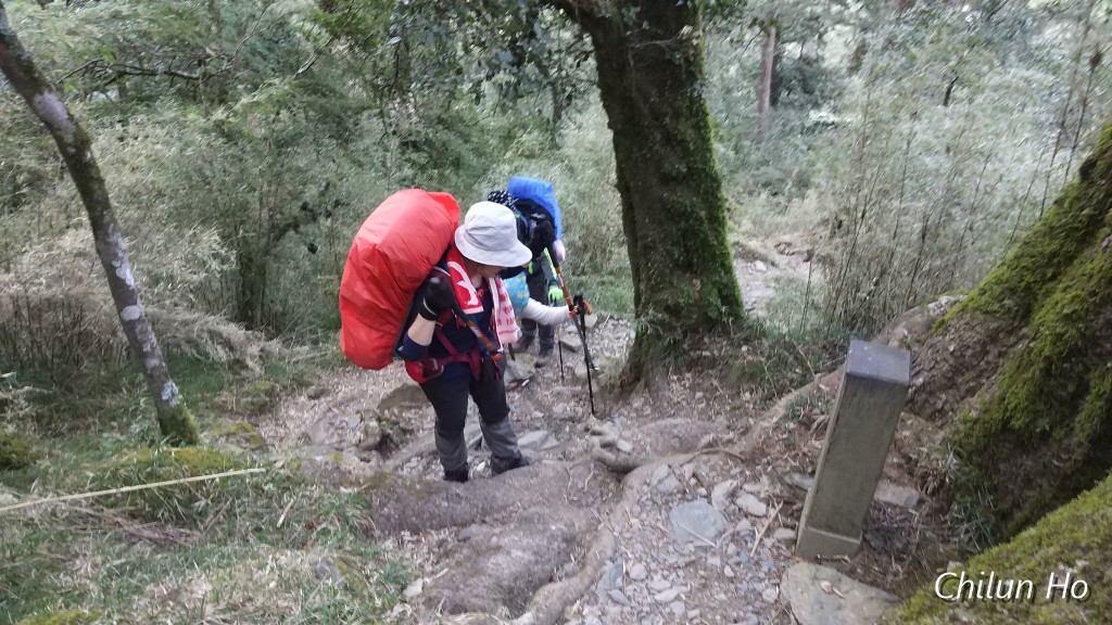 斷岩山登山路線