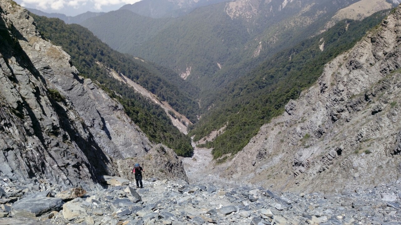 中央尖山2019.04.04-.08_190409_0058