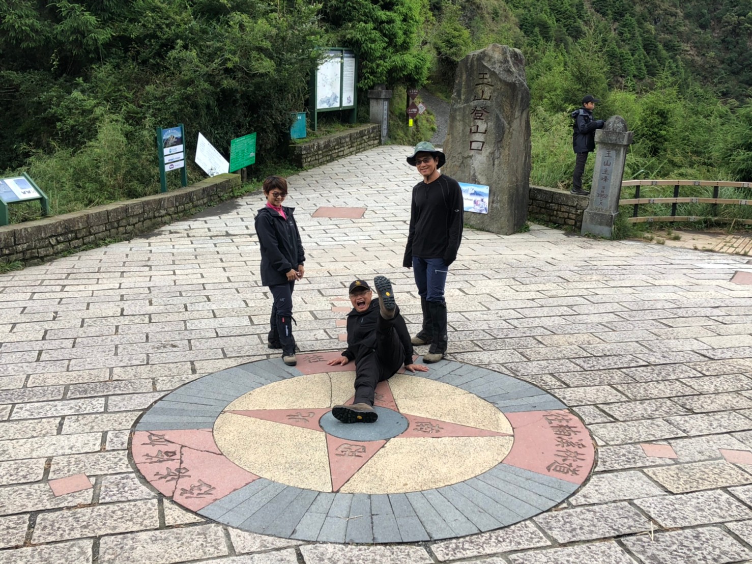2020073031在厲陰濃霧淒風無苦雨的玉山（鄭公攝_200731_20