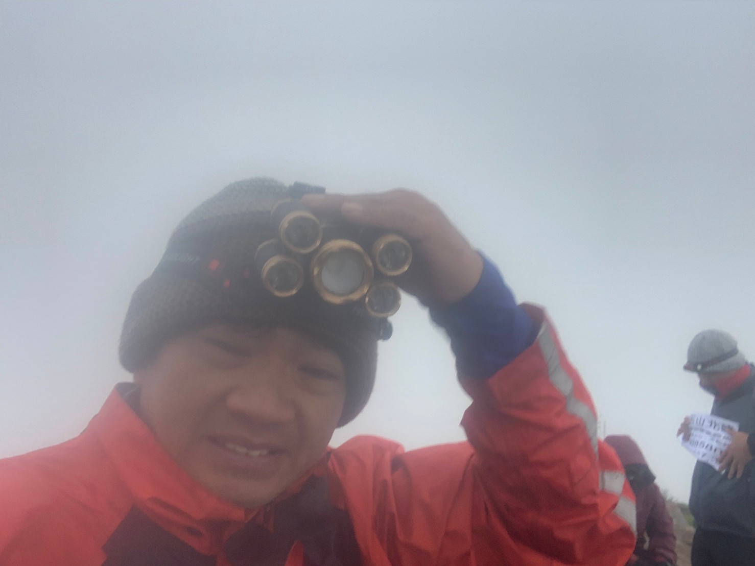 2020玉山主峰淒風苦雨登頂成功照片 2020/07/31